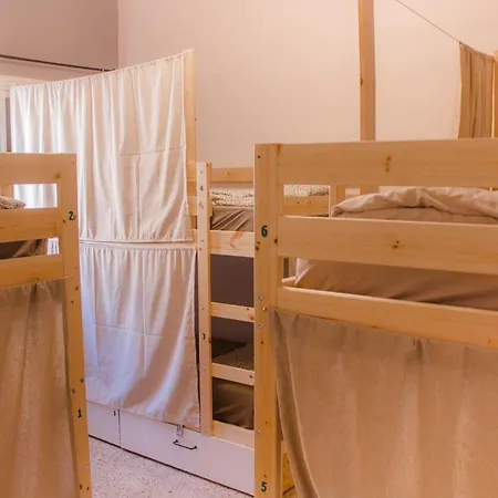 Single Fin Surf Hostel